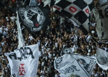 Vasco expressa gratidão aos torcedores presentes no Maracanã