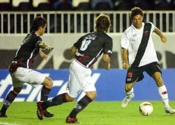 Recorde vascaíno contra o Lanús inclui virada memorável em 2007 e passagem nos pênaltis em 2012; rememore