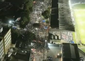 Drone revela atividade do lado de fora de São Januário; confira