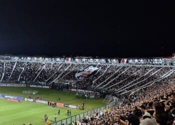 Confira imagens dos fãs no São Januário antes de Vasco x Lanús.