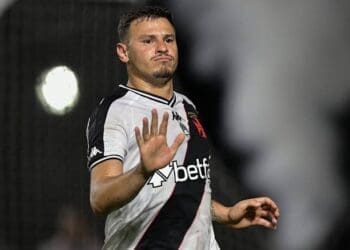 Vasco pode reservar atletas para o confronto contra o Cruzeiro