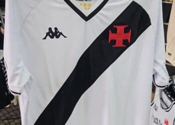 Camisa 2 do Vasco agora disponível para compra; veja os tamanhos e preços