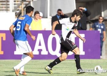 Cruzeiro enfrenta o Vasco fora de Belo Horizonte após 13 anos.