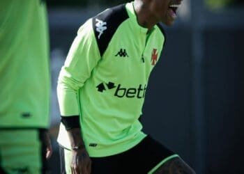 Tchê Tchê ficará de fora da partida contra o Cruzeiro.