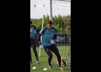 Vasco compartilha vídeo com clipes do treino deste sábado; confira