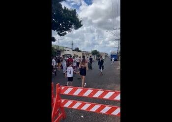 Vascaínos se reúnem no barro Brasil para a partida contra o Cruzeiro em Uberlândia