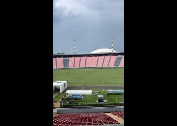 Chove atualmente em Uberlândia, local da partida entre Cruzeiro e Vasco.