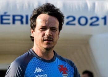 A admiração mútua entre Fernando Diniz e Pedrinho pode ser o fator decisivo para um possível acordo do técnico com o Vasco.