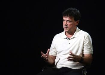 Pedrinho e Felipe expressam admiração pelo técnico Fernando Diniz, que é focado pelo Vasco.