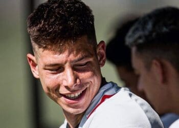 Capasso recebe ‘novo fôlego’ no Vasco após a saída de Fábio Carille.