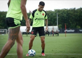Vasco compartilha imagens do treinamento desta terça-feira no CT Moacyr Barbosa; confira