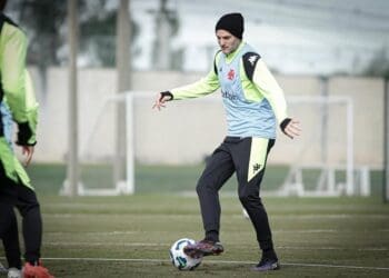 Vasco compartilha imagens do treino desta quarta-feira; confira