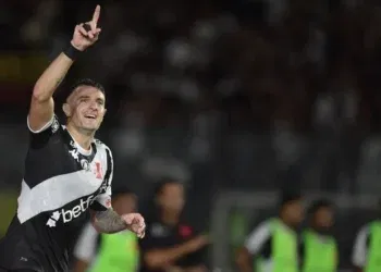 Inteligência Artificial projeta vitória do Vasco sobre o Operário no confronto.