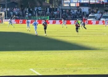 Fã do Vasco registra o gol de Nuno Moreira contra o Operário; confira!