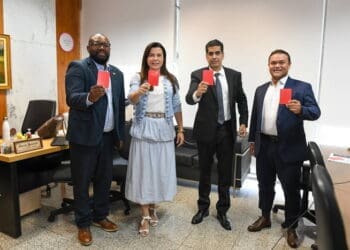 CBF e Governo do DF iniciam campanha de combate ao racismo durante Vasco x Palmeiras