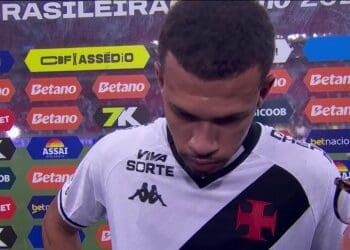 João Victor comenta sobre a falha do Vasco que levou ao gol do Palmeiras; assista ao vídeo.