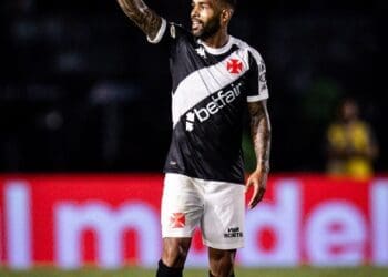 Confira a participação de Alex Teixeira em tempo de jogo nos últimos 7 confrontos do Vasco.