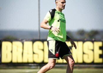 Vegetti pode alcançar a marca de 100 partidas com a camisa do Vasco nesta quarta-feira.