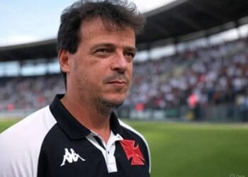 Fernando Diniz está atualmente em reunião com Pedrinho, Amodeo e Felipe; treinador já visitou o CT Moacyr Barbosa.