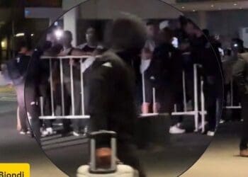 Felipe chegou ao hotel em Buenos Aires com capuz na cabeça; assista ao vídeo.