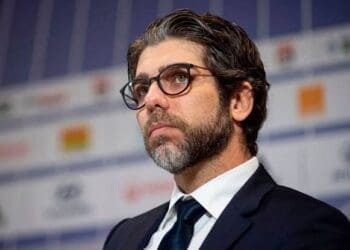 Canal informa que Juninho Pernambucano não possui chances de assumir cargo de dirigente no Vasco.