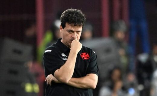 Fernando Diniz em Lanús 1 x 0 Vasco pela Sul-Americana 2025 — Foto: Luis ROBAYO / AFP