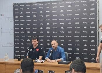 Carlos Amodeo recebe Fernando Diniz no CT Moacyr Barbosa; confira a imagem