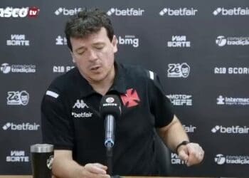 Fernando Diniz afirma que não sugeriu contratações para o Vasco.