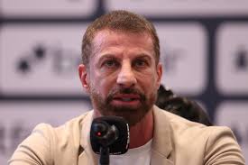 Pedrinho afirma que a área molhada do CT será concluída após a interrupção para o Mundial.