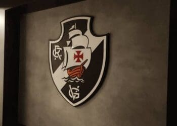 Vasco conta com 2 potenciais compradores do SAF que poderão assistir ao jogo contra o Fortaleza.