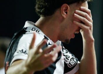 Vasco compartilha imagem da celebração de Nuno Moreira; confira