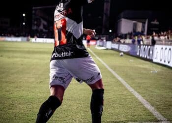 Nuno Moreira: ‘Alegre por fazer mais um gol vestindo esta camisa extraordinária’