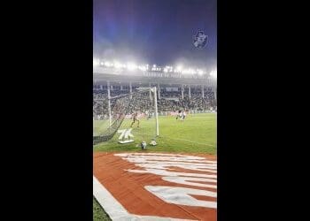 Assista aos gols de Vegetti contra o Fortaleza de uma nova perspectiva.