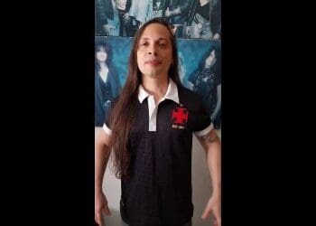 Thiê Rock celebra a vitória do Vasco sobre o Fortaleza sob a liderança de Fernando Diniz; assista ao vídeo