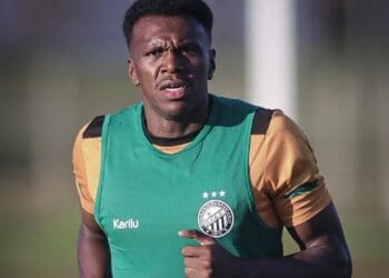 Operário-PR não contará com o volante Jacy contra o Vasco, após negociação com o Coritiba.