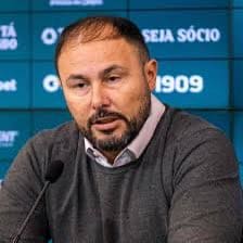 Dirigentes de clubes de diversos países compareceram a São Januário, incluindo Bruno Costa, cogitado no Vasco.