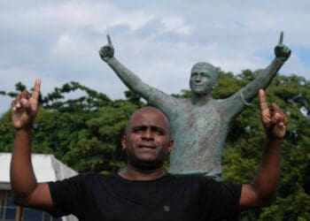 Thiago Maciel recorda o pênalti que levou ao milésimo gol de Romário