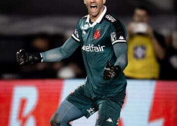 Léo Jardim: ‘Alegre por poder apoiar meus colegas e garantir nossa classificação!’