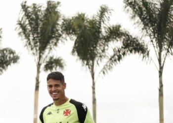 CT Moacyr Barbosa recebe novas palmeiras; confira as imagens