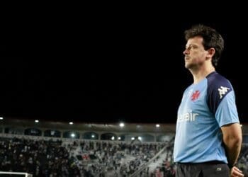 Diniz: ‘É uma enorme satisfação retornar aqui, uma alegria imensa. Ainda mais ao colocar a camisa do Vasco’