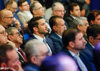 Paulo Salomão e Carlos Amodeo marcaram presença na CBF para a votação do novo presidente.