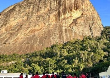 Próximo rival do Vasco, Melgar chegou ao Rio e realizou treino neste domingo; confira as fotos