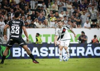 Garré viu sua posição no Vasco diminuir com a chegada de Fernando Diniz.