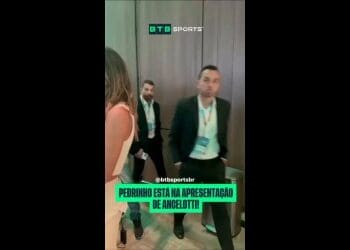 Pedrinho visita a CBF para a 1ª convocação de Carlo Ancelotti no comando da Seleção Brasileira; confira