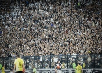 Vasco compartilha imagens da torcida em São Januário enfrentando o Melgar; confira