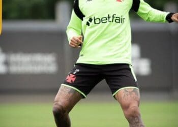 Diniz deve manter a mesma formação que derrotou o Melgar contra o Red Bull Bragantino; Jair é incerto.