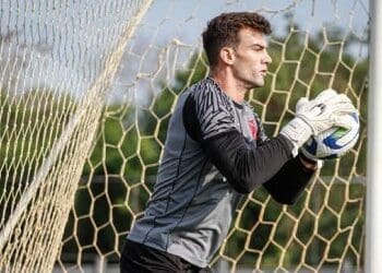 Representantes de Léo Jardim rejeitaram a proposta final do Vasco para renovação do contrato.