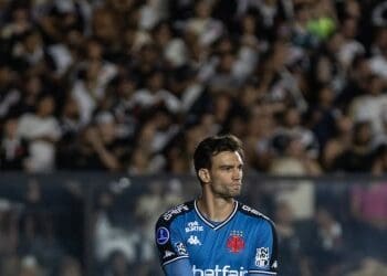 Léo Jardim rejeita nova proposta de renovação de contrato do Vasco, mas apresenta contraproposta.