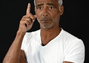 Romário recorda sua jornada em entrevista