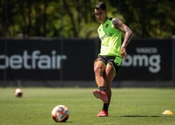 Além de Léo Jardim, Puma Rodríguez, Paulinho, Alex Teixeira, Jair e Mauricio Lemos também têm seus vínculos terminando no final de 2025.